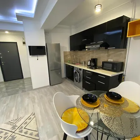 アパート Mamaia Home Beach Apartament *